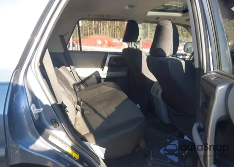 2011 Toyota 4Runner Trail V6 z USA, uszkodzony, nr VIN JTEBU5JR2B5062251